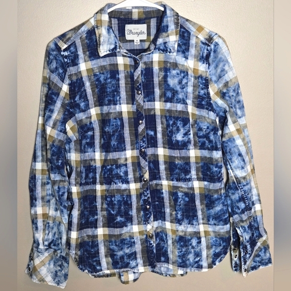 Women's Wrangler Embroidered Tie Dye Snap Button Down Shirt, Size Medium - Picture 1 of 6